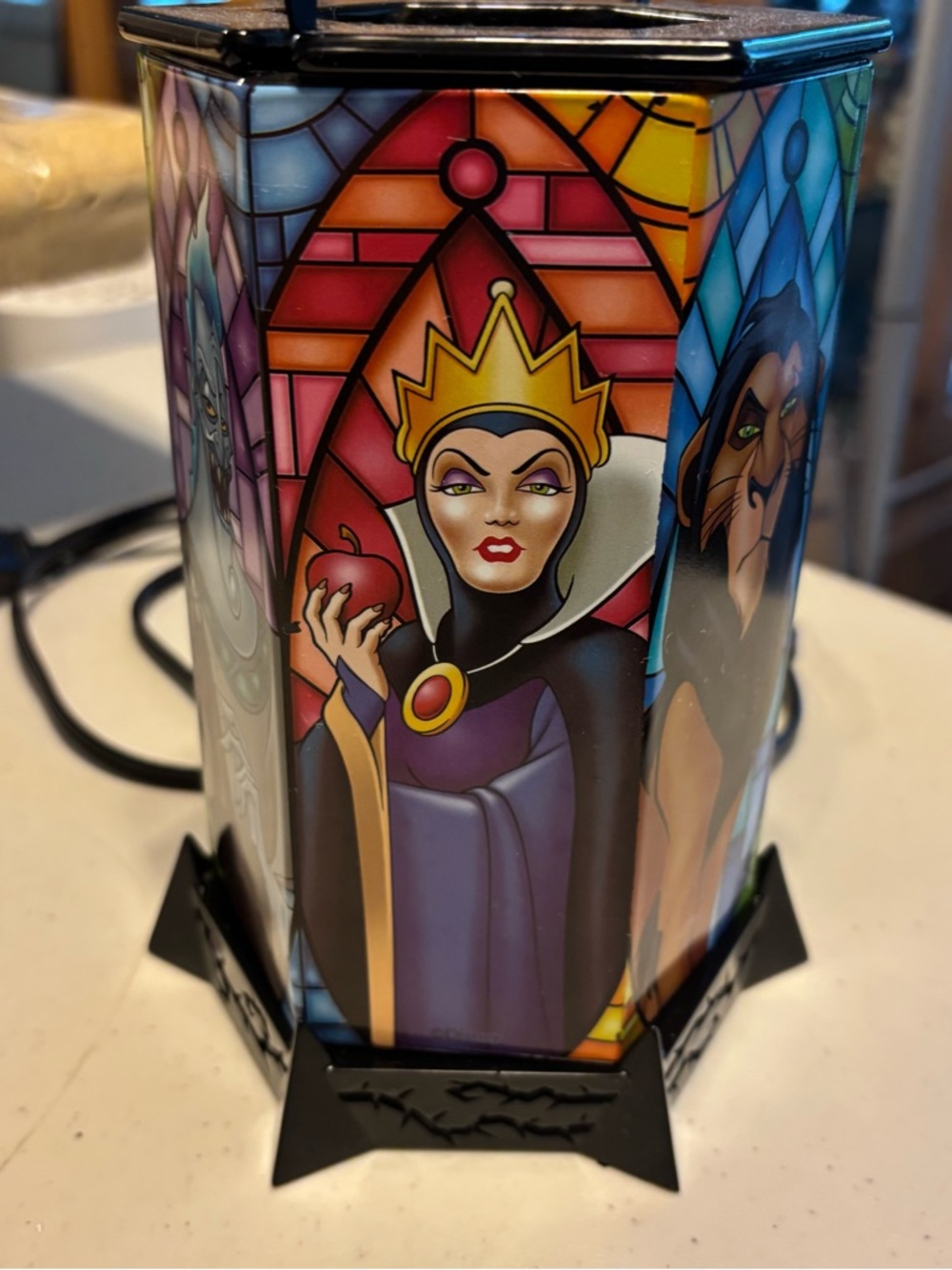 Disney scentsy  Villains Stained Glass Style Lamp - Ursula Accent Light - Picture 6 of 14